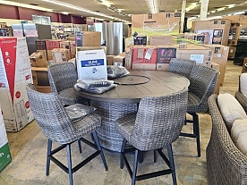 Store Returns, Furnishings - Mall image